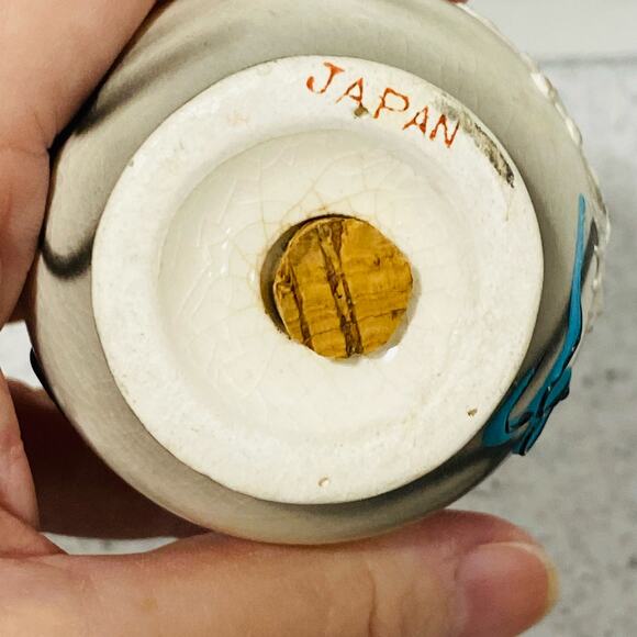 Vintage Dragonware Porcelain Shakers (2) roly-poly shape signed Fleetwood Japan - Picture 3 of 9